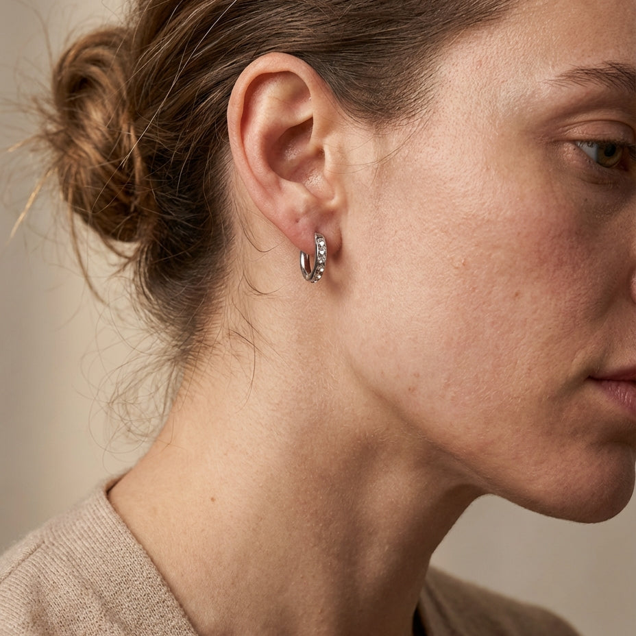 Klassische Creolen mit Steinbesatz Ohrringe Wasserfest